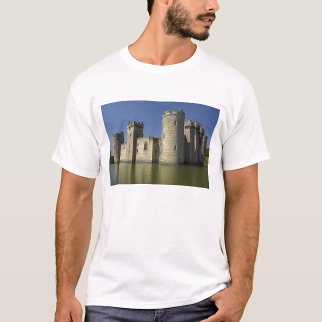 Camiseta Castelo de Bodiam (1385), refletido no fosso, Lest (Frente)