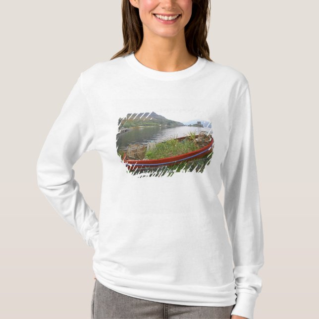 Camiseta Castelo de Eilean Donan, Escócia. O famoso Eilean  (Frente)