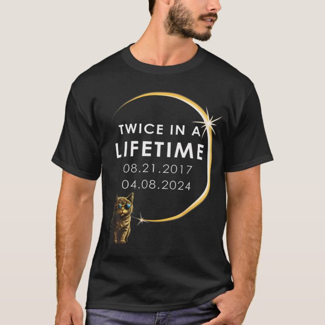 Camiseta Cat 2024 Eclipse Solar Total Duas Vezes Em Vida (Frente)