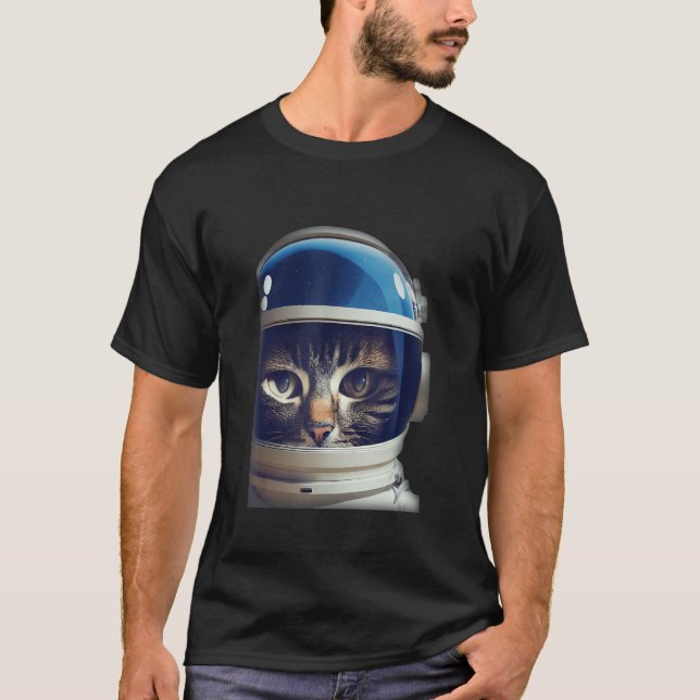 Camiseta Cat In A Spacesuit With A Glass Helmet Floating In (Frente)