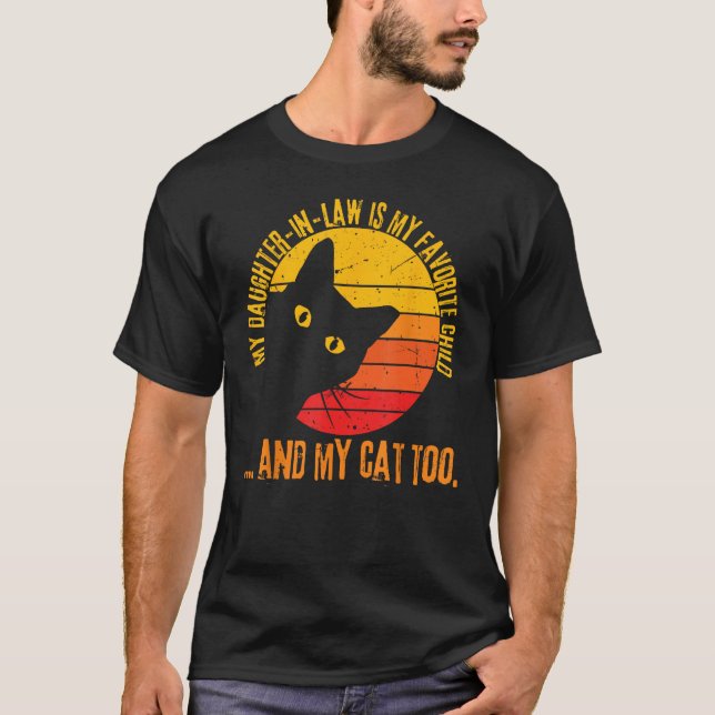 Camiseta Cat Owners My Daughter in law Is My Favorite Child (Frente)