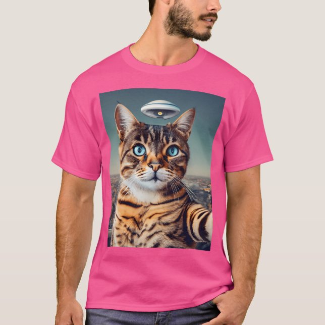Camiseta Cat Selfie com Ufo (Frente)