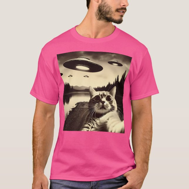 Camiseta Cat Selfie com Ufo (Frente)