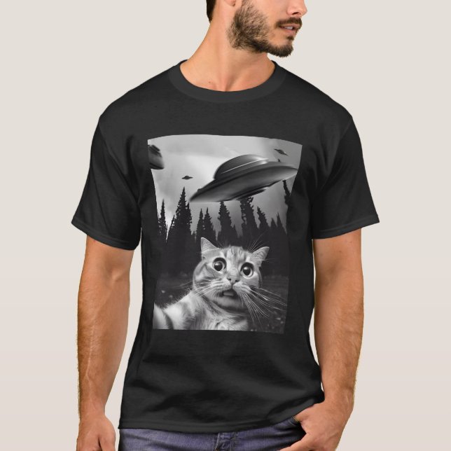 Camiseta Cat Selfie Com Ufos (Frente)