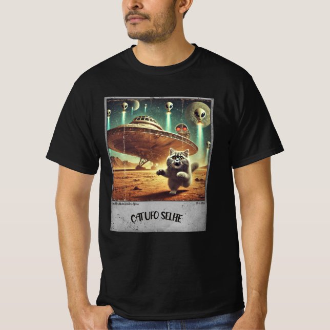 Camiseta Cat UFO Selfie: Gatinho assustado (t-shirt masculi (Frente)