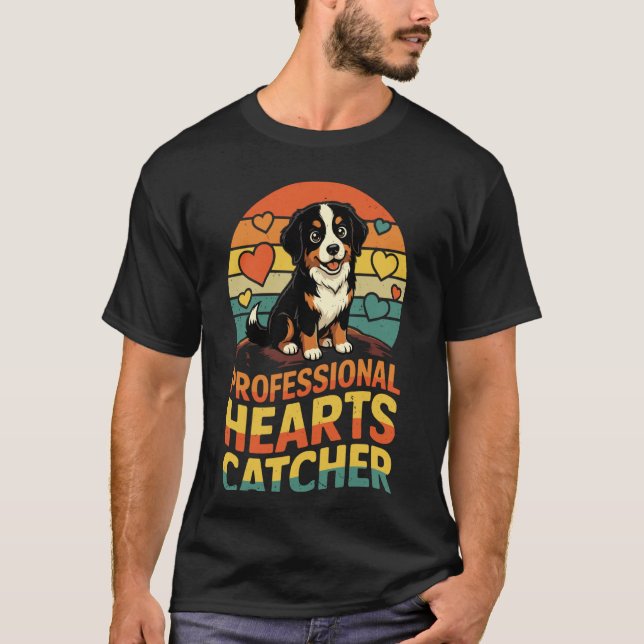 Camiseta Catcher Corações Profissionais Bernese Mountain Do (Frente)