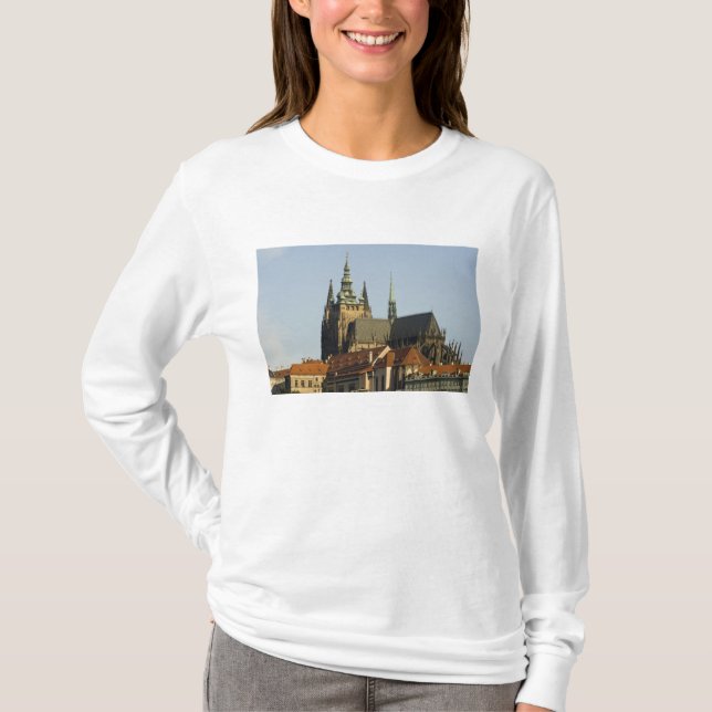 Camiseta Catedral de Vitus e Castelo de Praga, um dos (Frente)