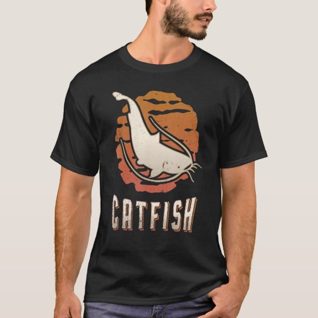 Camiseta Catfish Vintage Retro Classic Animal Sunset (Frente)