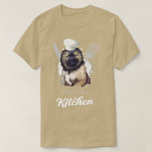 Camiseta Caucasian Shepherd Dog King of the Kitchen Cooking (Frente do Design)