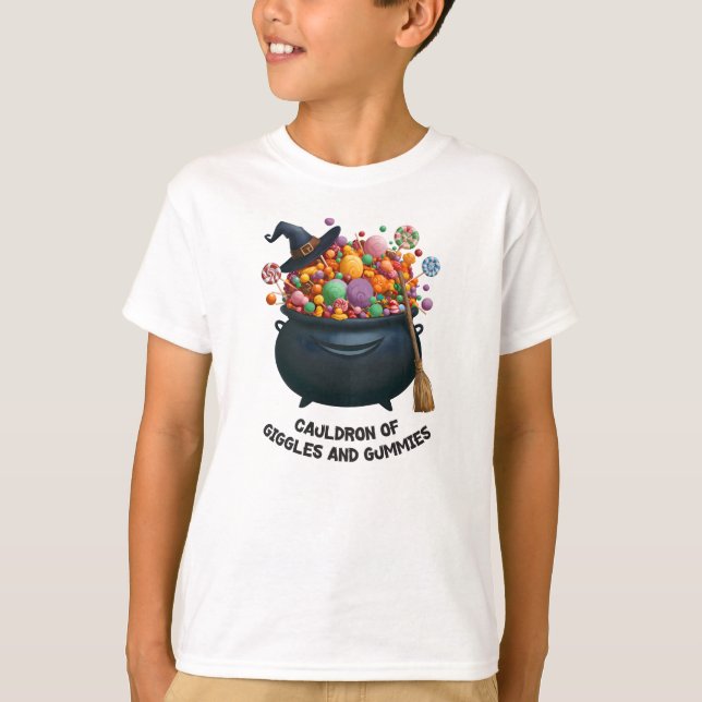 Camiseta Cauldron Of Giggles And Gummies (Frente)
