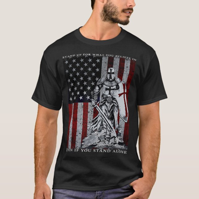 Camiseta Cavaleiro Templário, cruzador de bandeira american (Frente)