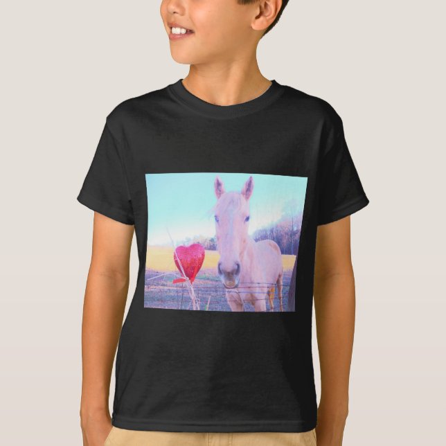 Camiseta Cavalo Amarelo e Coração Vermelho (Frente)