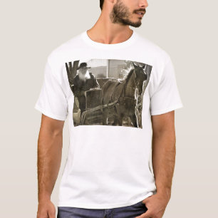 Camiseta Cavalo Amish Sendo Bobo Com A Língua Presa