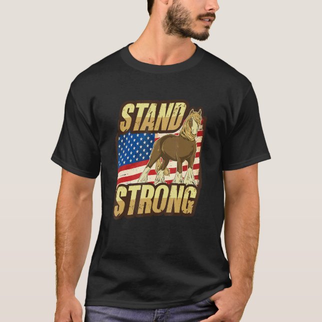 Camiseta Cavalo de Tração Meme Com Design de Bandeira Ameri (Frente)