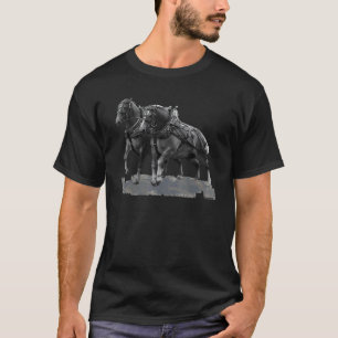 Camiseta Cavalo de Tração Puxando Belgas no Meio da Puxada