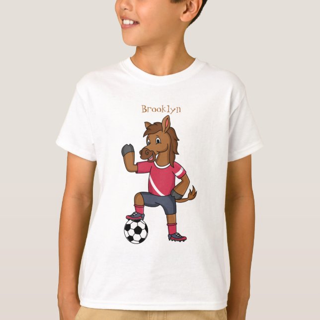 Camiseta Cavalo engraçado bonito jogando cartoon de futebol (Frente)