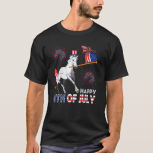 Camiseta Cavalo Feliz 4 de Julho Segurando Fogo da Bandeira