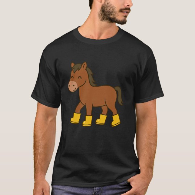 Camiseta Cavalo Fofo de Botas de Chuva (Frente)