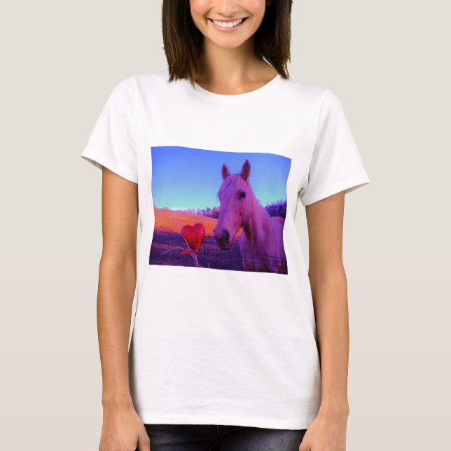 Camiseta Cavalo Marrom e Coração Vermelho (Frente)
