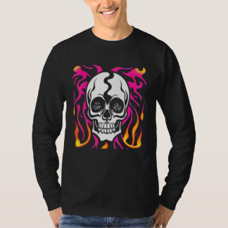 Camiseta Caveira Branca com Chamas Rosa e Laranja Gráfico D
