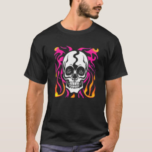 Camiseta Caveira Branca com Gráfico de Chamas Laranja e Ros
