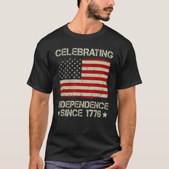 Camiseta Celebrando A Independência Desde 1776 Bandeira Ame (Frente)