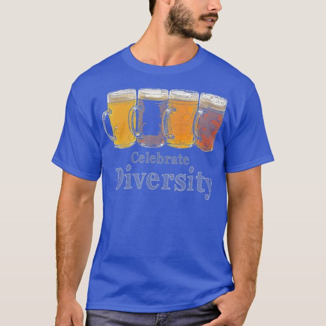 Camiseta Celebrar o Bebendo de Cerveja do Artesanato de Div (Frente)