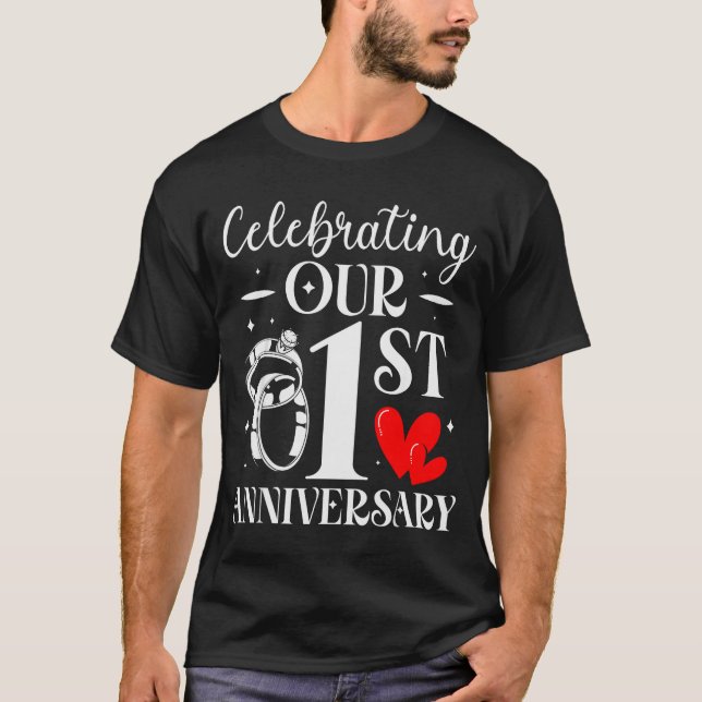 Camiseta Celebrating Our 1st Wedding Anniversary 1 Year Of  (Frente)