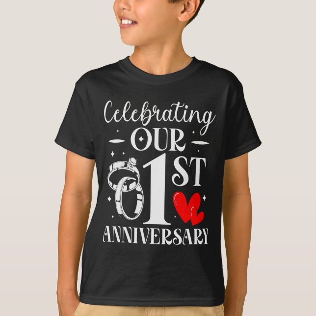 Camiseta Celebrating Our 1st Wedding Anniversary 1 Year Of  (Frente)