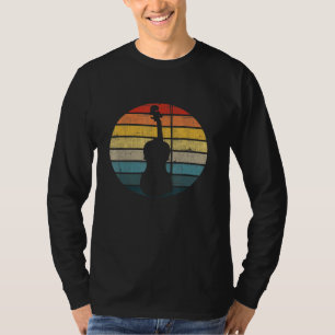 Camiseta Cello Silhouette Em Um Conjunto Retroativo Distant