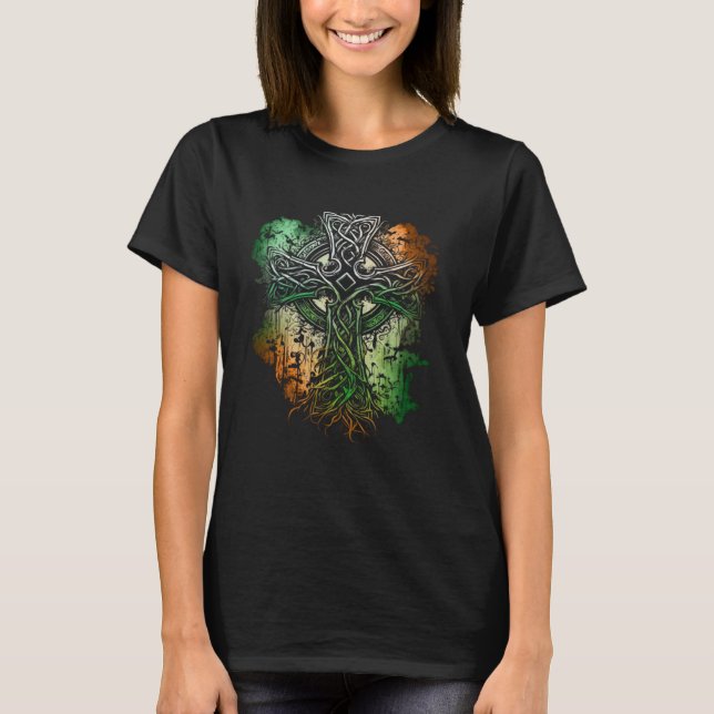 Camiseta Celtic Style Cross With Irish Flag Colors (Frente)