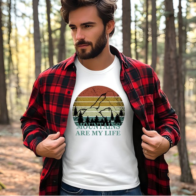 Camiseta Cena da paisagem florestal dos pinheiros (Criador carregado)