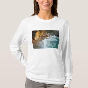 Camiseta Cenário McWay Falls desaba na praia e