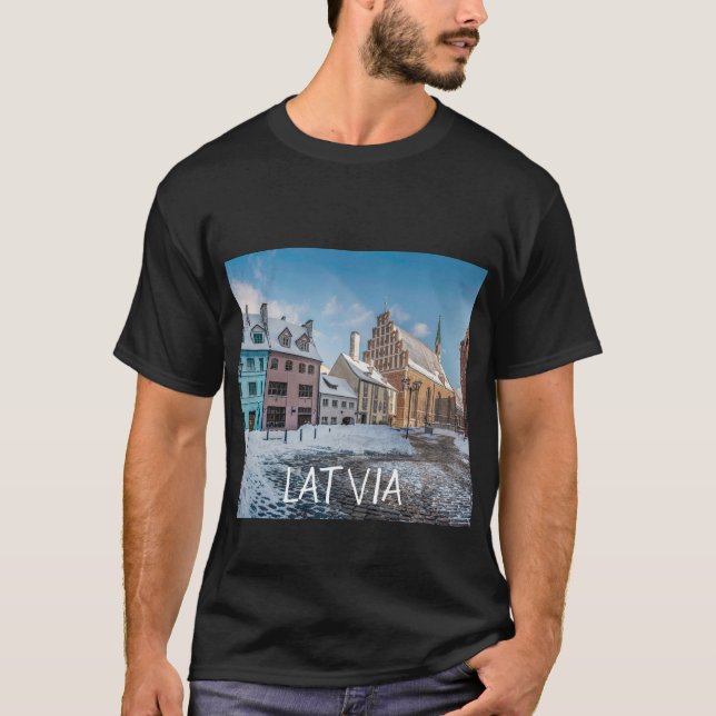 Camiseta Centro de cidade de inverno de neve em Riga, Letón (Frente)