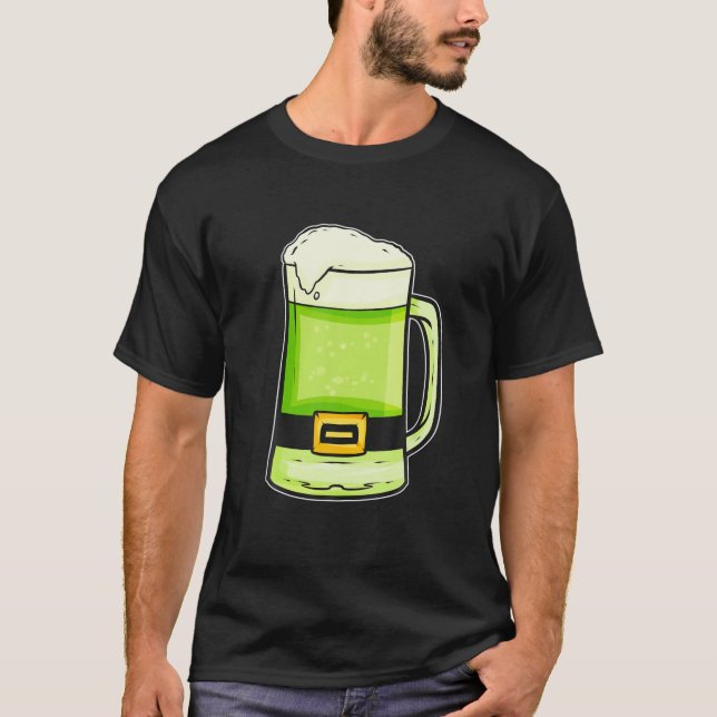 Camiseta Cerveja Verde com Cinturão Negro na Rua. Dia de Pa (Frente)