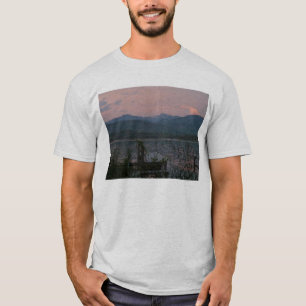 Camiseta Céu cor-de-rosa no lago priest