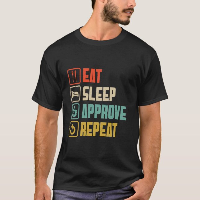 Camiseta CFO Diretor Financeiro Comer Dormir Aprovar Revoga (Frente)