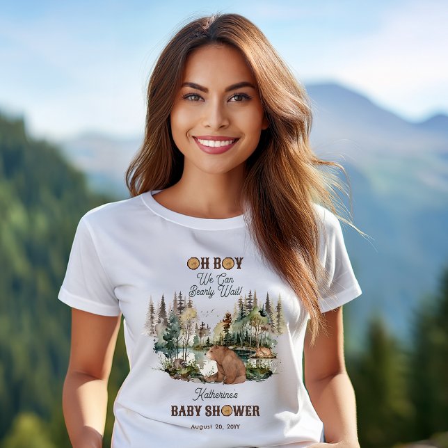 Camiseta Chá de fraldas de Espera Russo do Garoto Bearle ("Oh Boy We Can Bearly Wait!" Rustic Woodland Bear and Forest Animals Baby Shower T-Shirt)