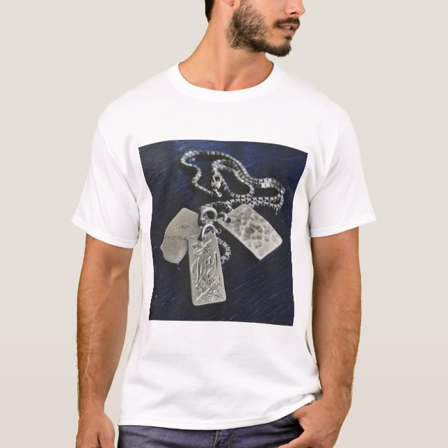 Camiseta Chain – Bold and Edgy Graphic T-Shirt (Frente)