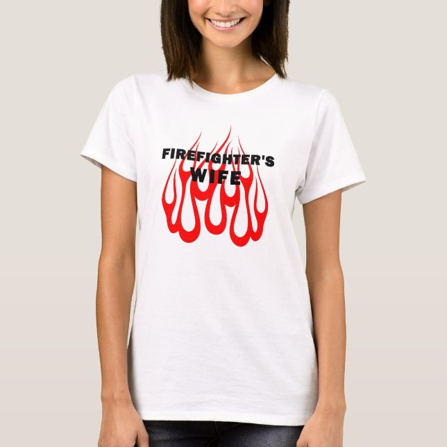 Camiseta Chama de Esposa de Bombeiro (Frente)