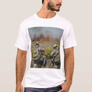 Camiseta Chamada dos soldados na informação