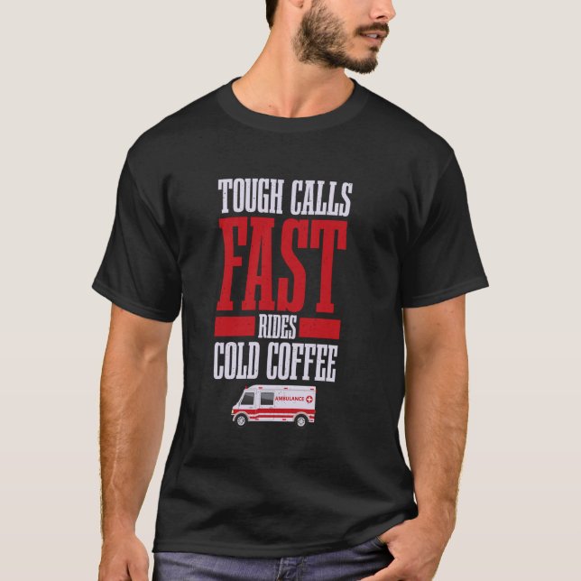 Camiseta Chamadas Difíceis, Corridas Rápidas, Café Frio - P (Frente)
