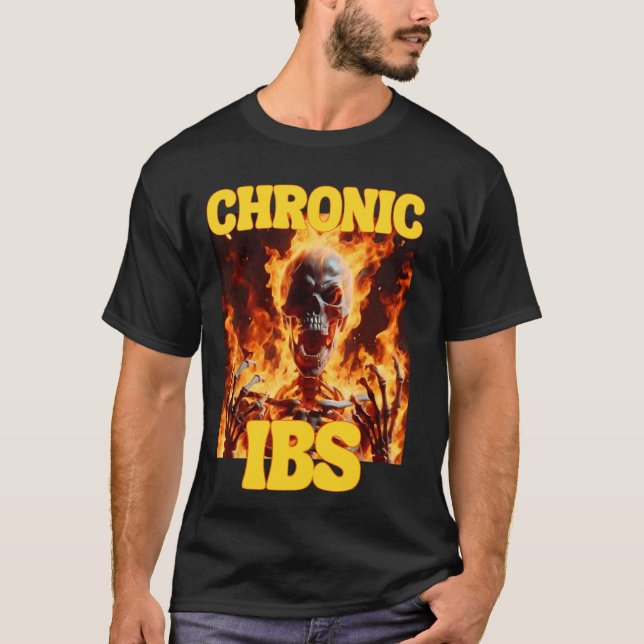Camiseta Chamas Cringas Engraçadas do IBS Crânio Duro Esque (Frente)