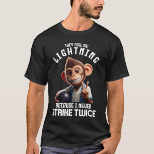 Camiseta Chame-Me Relâmpago Nunca Atingir Duas Boliches Mon