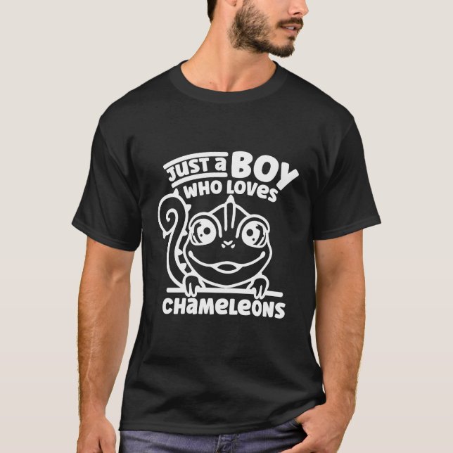 Camiseta Chameleon É Um Menino Que Ama Camaleões Lizard (Frente)