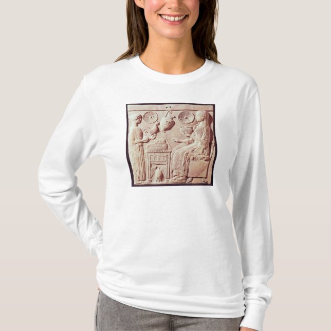 Camiseta Chapa dos presentes de oferecimento de uma mulher (Frente)