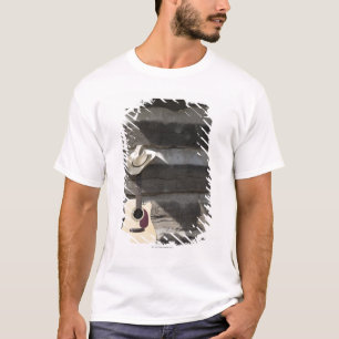 Camiseta Chapéu de vaqueiro na guitarra que inclina-se na