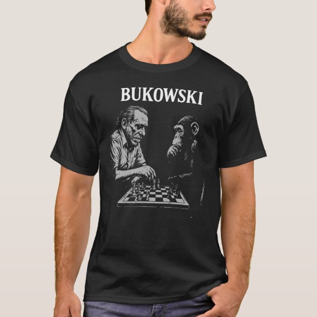 Camiseta Charles Bukowski joga xadrez com macaco (Frente)
