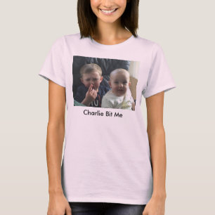 Camiseta Charlie mordeu-me - o dedo - dobro