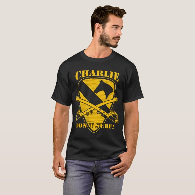 Camiseta Charlie não surfa a veste de Apocalypse Now da (Frente Completa)